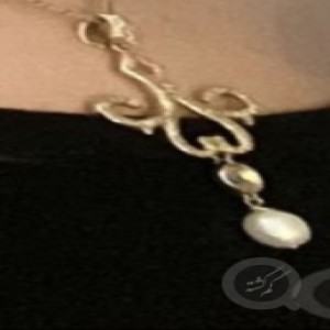 آویز گردن بند